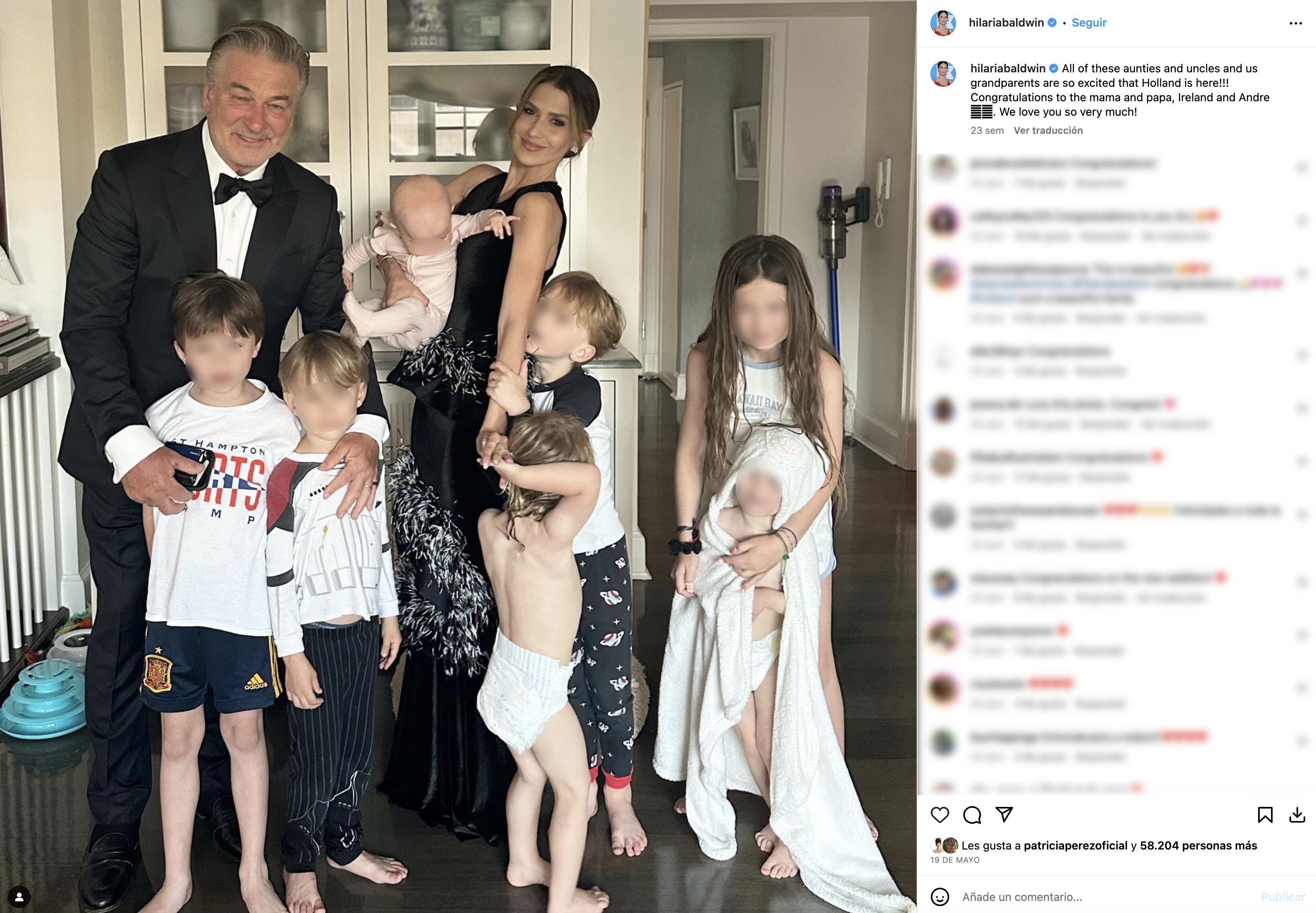 Alec e Hilaria Baldwin con sus siete hijos | Foto: Instagram