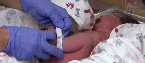 Lorenzo Dominic minutos después de su nacimiento