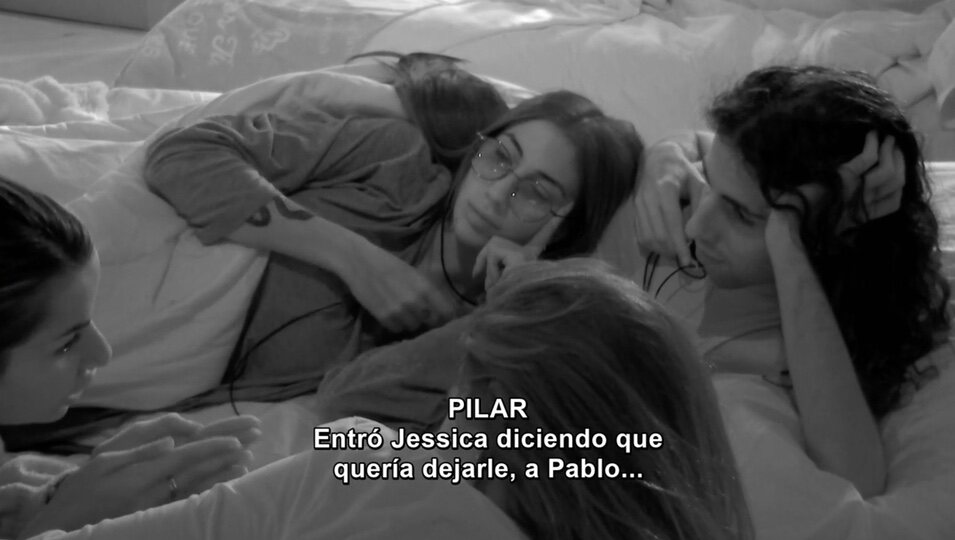 Pilar cuenta a sus compañeros lo que sabe | Foto: telecinco.es