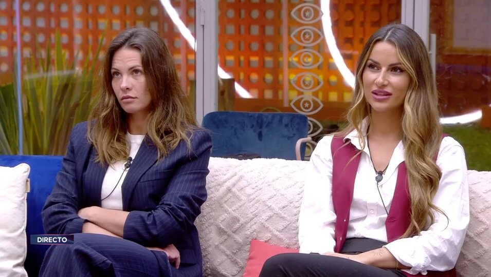 Pilar Llori y Jessica Bueno mientras sus compañeros eligen | Telecinco