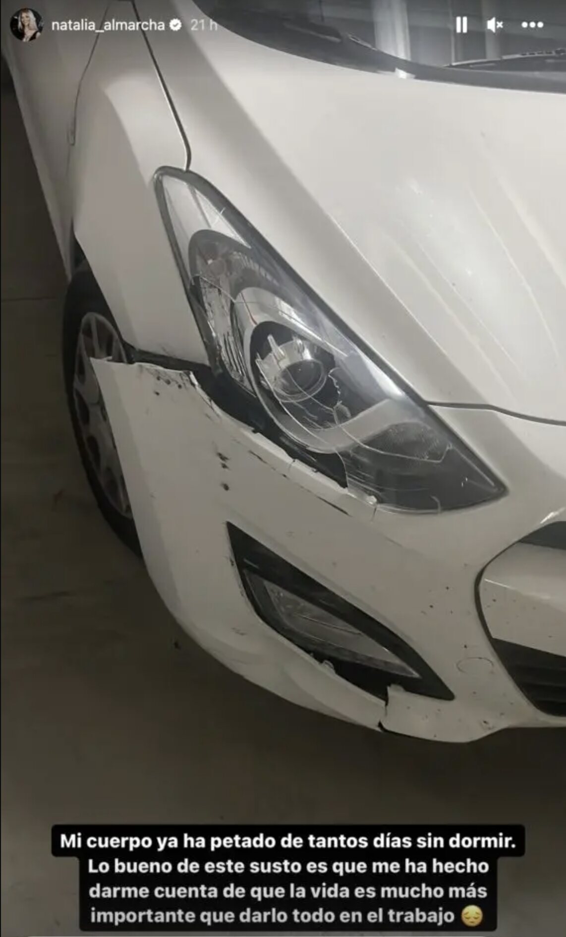 Natalia Almarcha comparte una foto de su coche tras sufrir un accidente/ Foto: Instagram