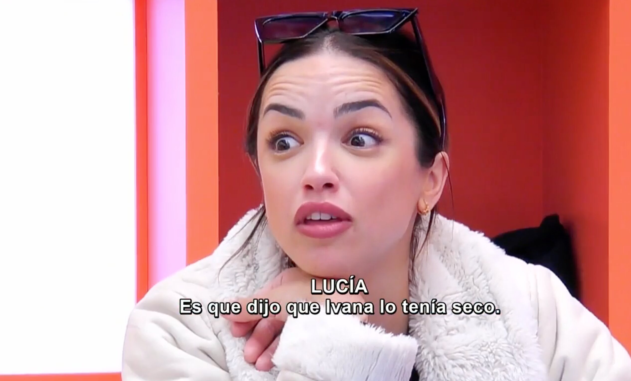 Lucía, deseosa de pillar a Ivana Icardi y  Finito haciendo 'edredoning' | Foto: Telecinco.es