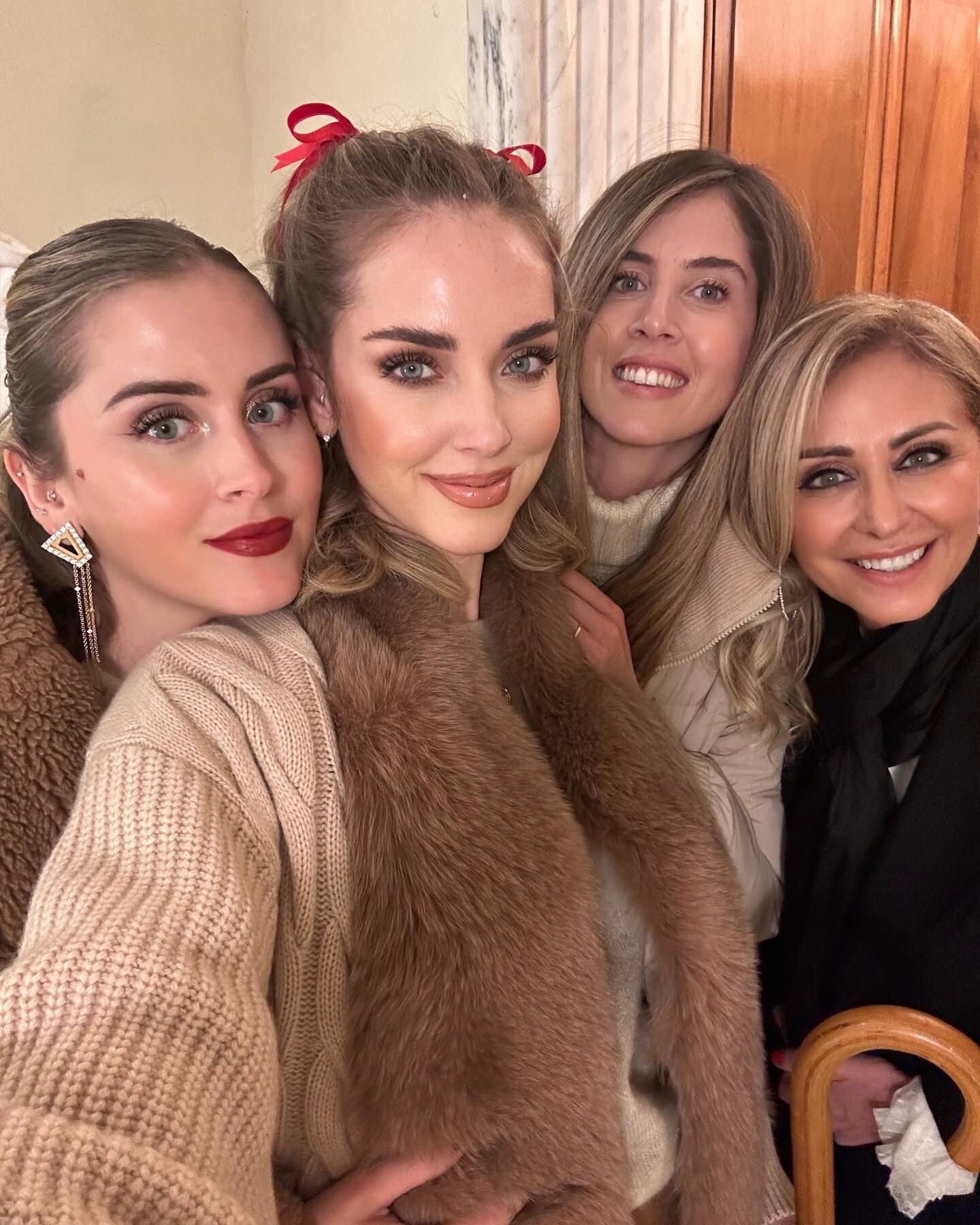 Chiara Ferragni, apoyada por sus hermanas y su madre en un momento muy complicado | Foto: Instagram
