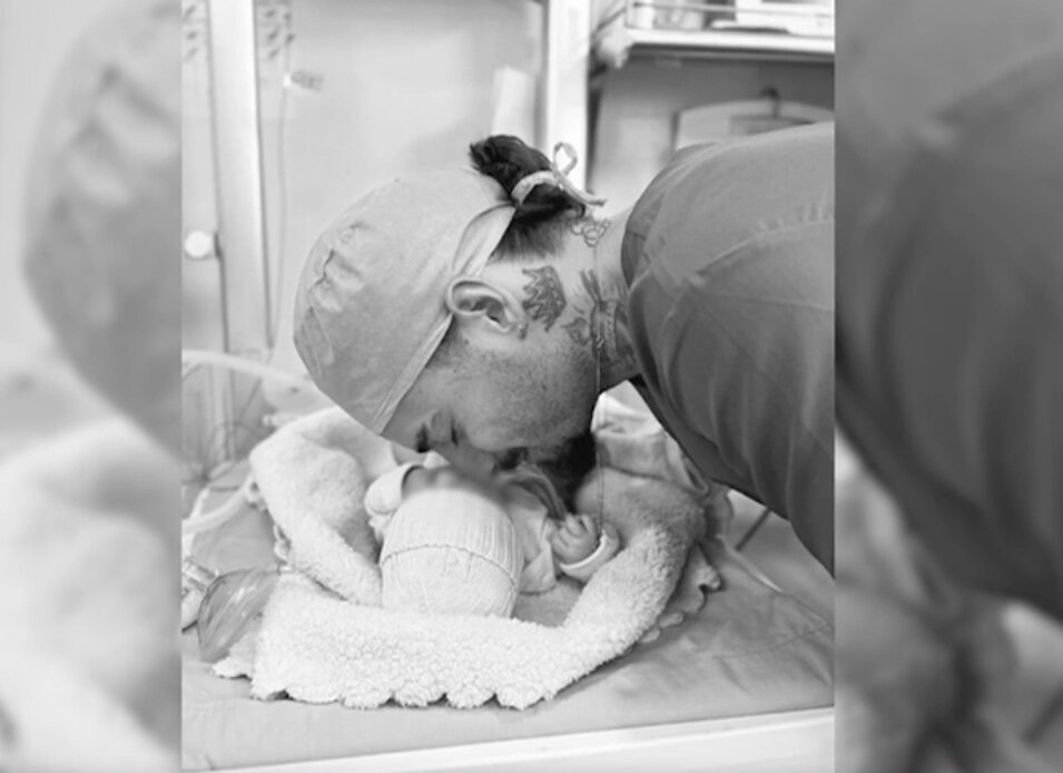 Maluma con la bebé recién nacida | Instagram