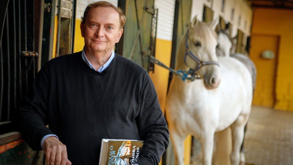 Gonzalo Giner es también autor de 'El sanador de caballos'
