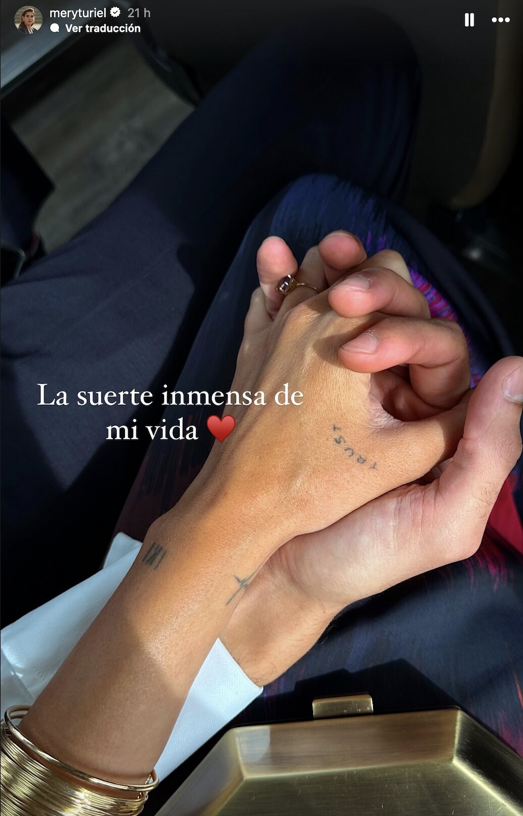 Mery Turiel comparte una foto de su mano entrelazada con la de su pareja/ Foto: Instagram