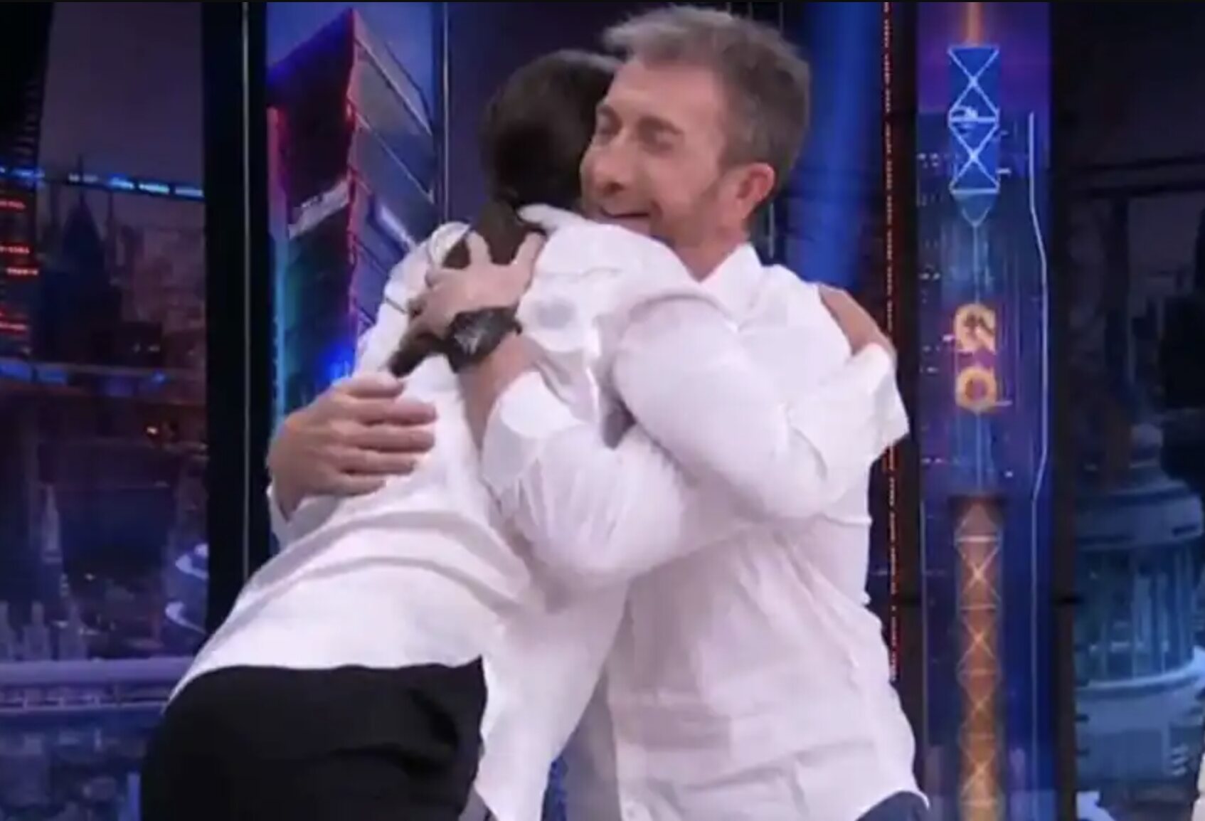 El abrazo de Pablo Motos y Tamara Falcó en 'El Hormiguero'/ Foto: Antena 3