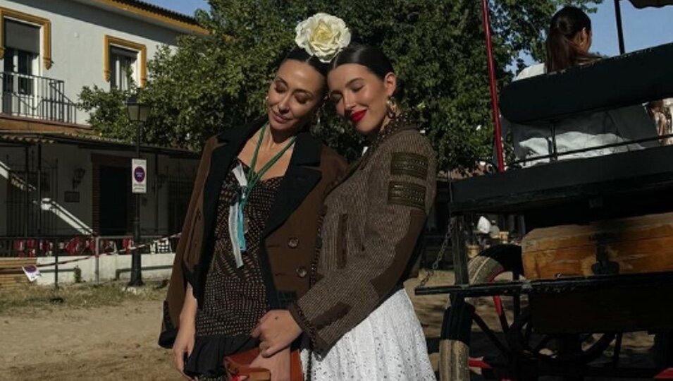 Alba Díaz con su abuela en El Rocío / Foto: Instagram