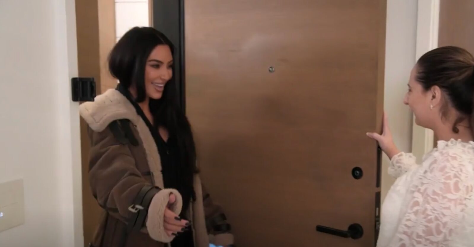 Gypsy-Rose y Kim Kardashian en el trailer de 'The Kardashians' | Foto: Disney+