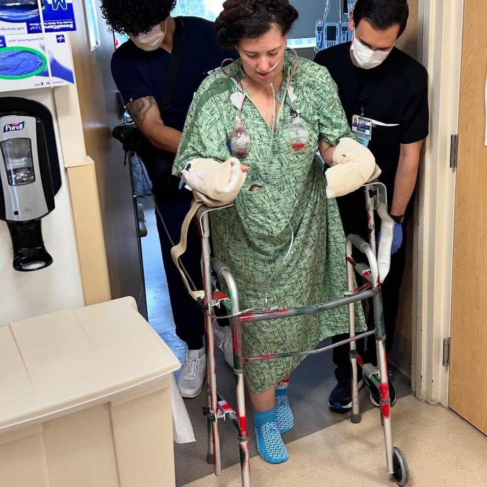 Allie Shehorn recuperándose en el hospital | Instagram