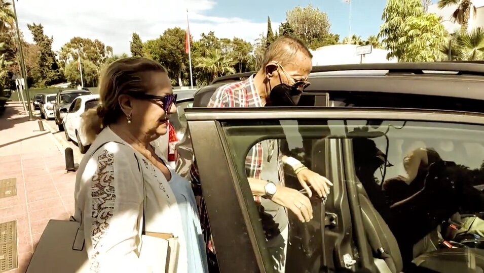 Julián Muñoz entrando al coche / Foto: telecinco.es