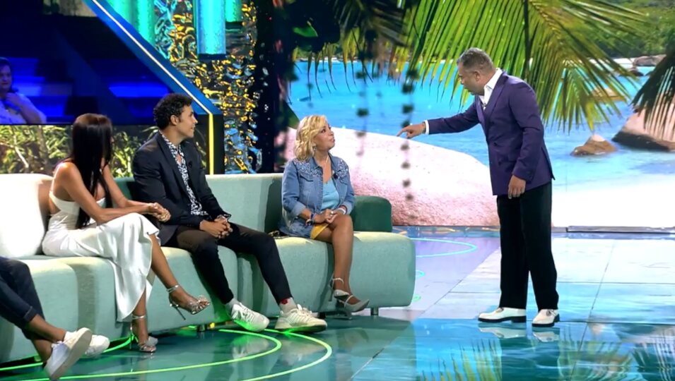 Jorge Javier Vázquez propone a Carmen Borrego verse con Paola Olmedo | Telecinco