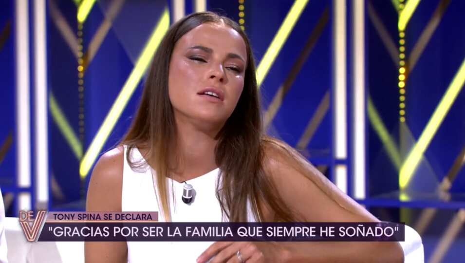 Marta Peñate se derrumba durante la entrevista | Telecinco