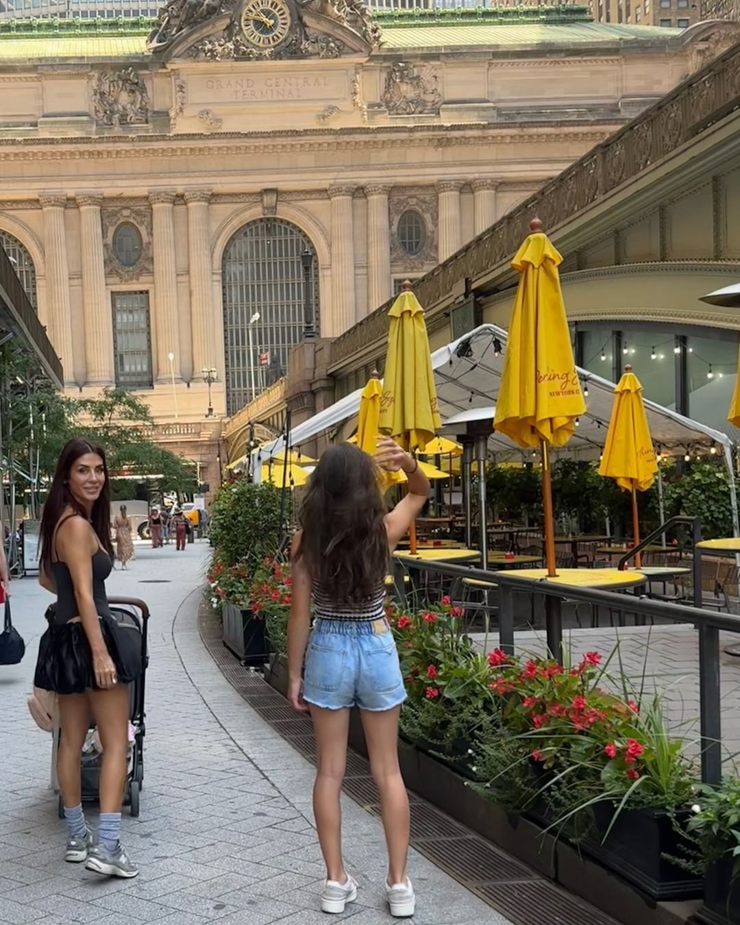 Elena Tablada con sus dos hijas en Nueva York/ Foto: Instagram