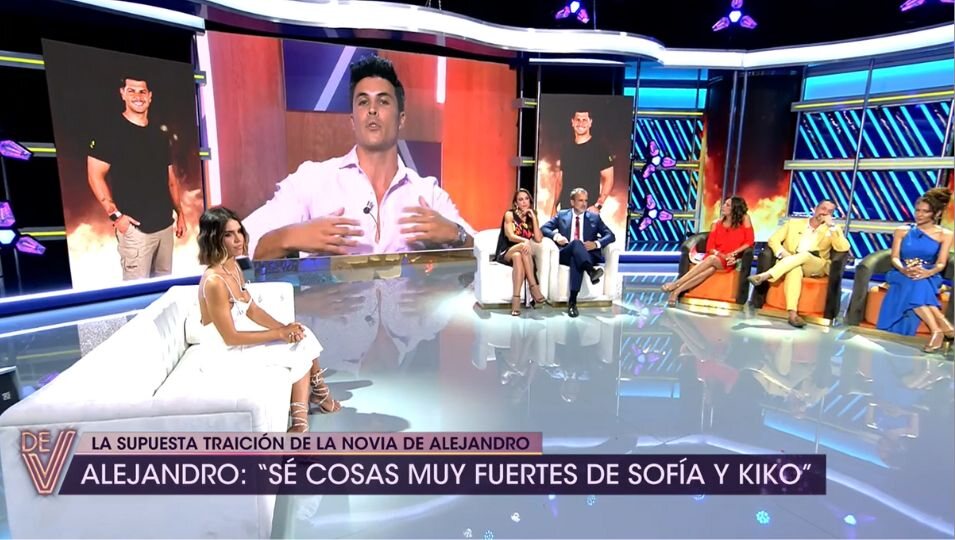 Kiko Jiménez explica cómo se desarrolló la fiesta en el hotel y relata lo ocurrido con Tania Menida | Telecinco