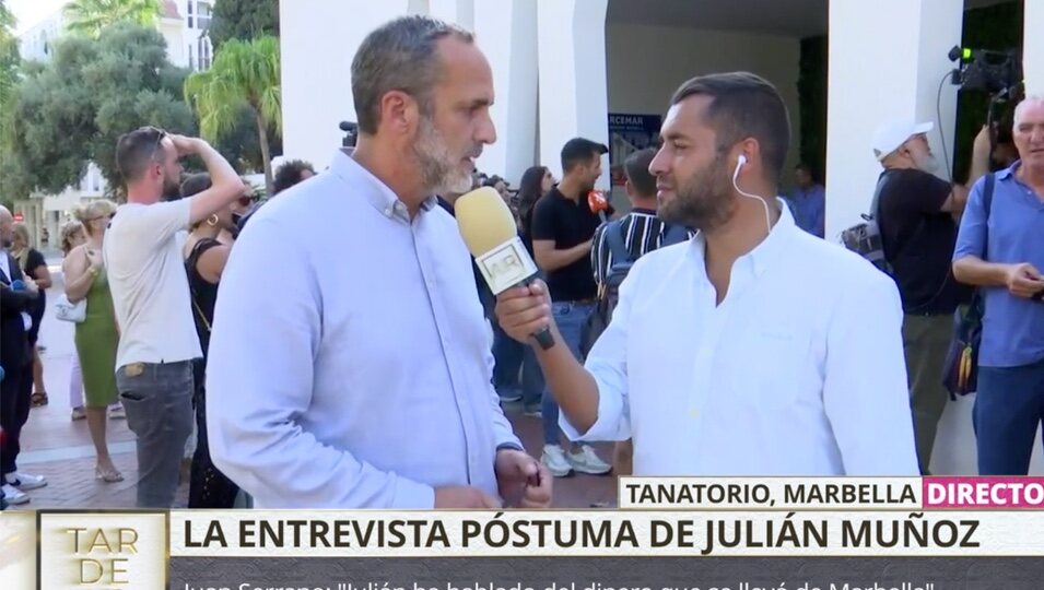 Santi Acosta da pinceladas de la entrevista | Foto: telecinco.es