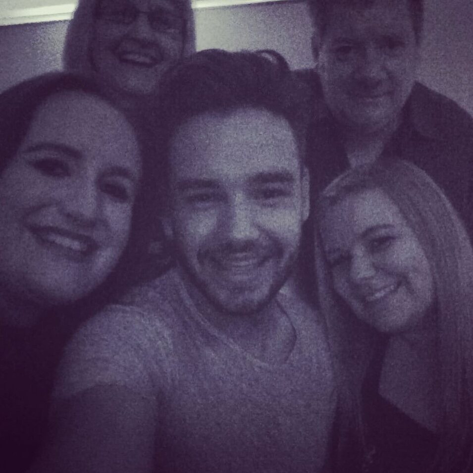 Liam Payne con sus hermanas y sus padres | Instagram