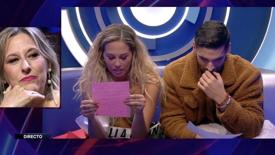 Violeta leyendo la carta | Foto: telecinco.es