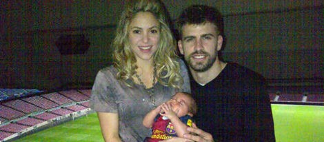 Shakira y Gerard Piqué con su hijo Milan 