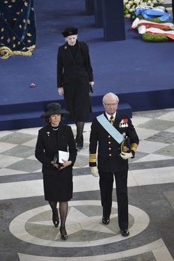 El Rey Carlos Gustavo de Suecia durante la ceremonia de despedida de la princesa Lilian