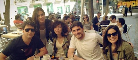 Iker Casillas y Sara Carbonero con amigos / Foto: Facebook