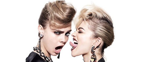 Cara Delevingne y Rita Ora posando para Hunger TV