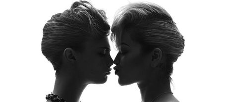 Cara Delevigne casi besándose con Rita Ora