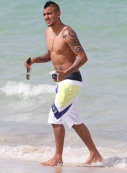 Arturo Vidal en las playas de Miami