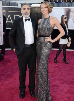 George Clooney y Stacy Keibler en los Oscars 2013