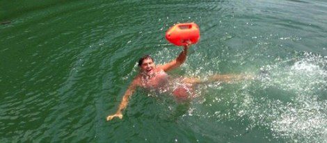 David Hasselhoff después de tirarse al agua