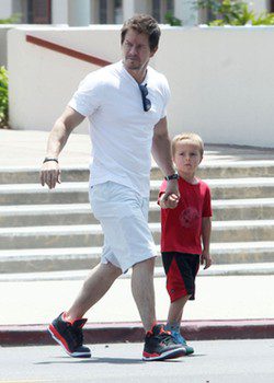 Mark Wahlberg con su hijo