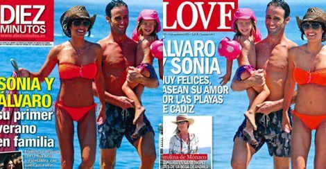 Sonia Ferrer con Escassi y su hija Laura en las playas de Cádiz