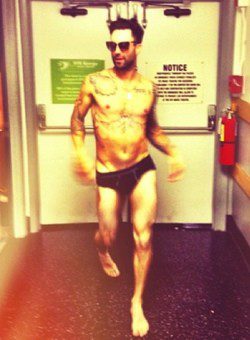 Adam Levine en calzoncillos / Instagram