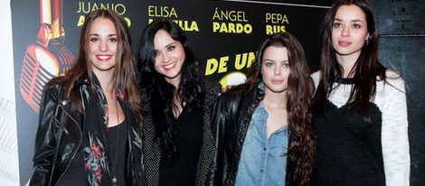 Silvia Alonso, Berta Hernández, Adriana Torrebejano y Dafne Fernández en el estreno de 'Karaoke'