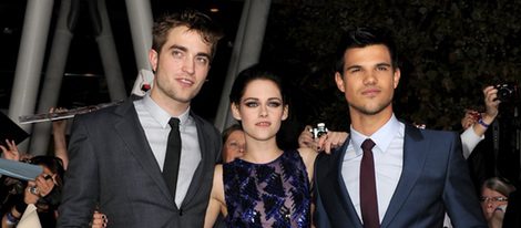 Robert Pattinson, Kristen Stewart y Taylor Lautner paralizan Los Ángeles para estrenar 'Amanecer. Parte 1'