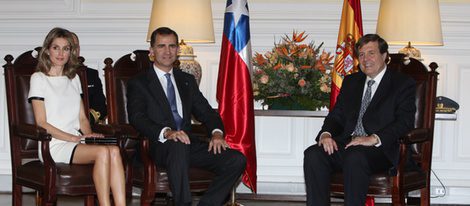 Los Príncipes Felipe y Letizia durante su visita al Congreso de Chile