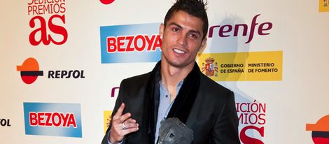 Cristiano Ronaldo y Ángel Nieto reciben los premios AS del Deporte 2011 por su trayectoria