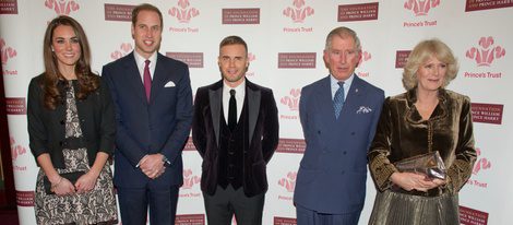 Carlos de Inglaterra, Camilla de Cornualles y los Duques de Cambridge acuden al concierto de Gary Barlow