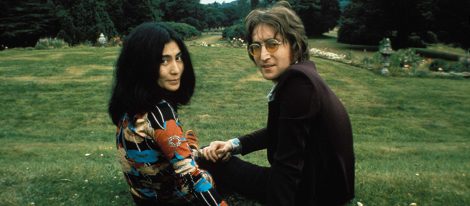 John Lennon y su esposa Yoko Ono