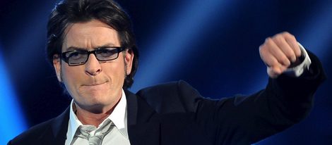 Charlie Sheen se sitúa en el centro de la polémica por publicar su teléfono en Twitter