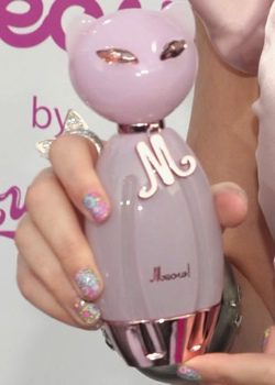 Katy Perry presenta su perfume 'Meow!'