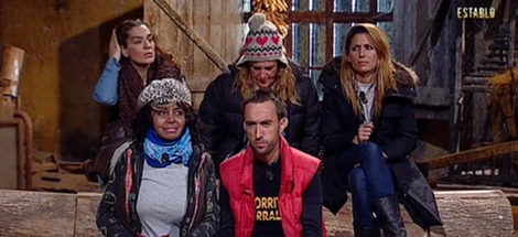 Liberto López de la Franca, Nagore Robles, Regina do Santos, Blanca de Borbón y Raquel Bollo en 'Acorralados'