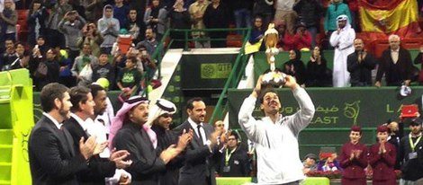 Rafa Nadal levantado el trofeo del torneo de Doha / Foto: Facebook