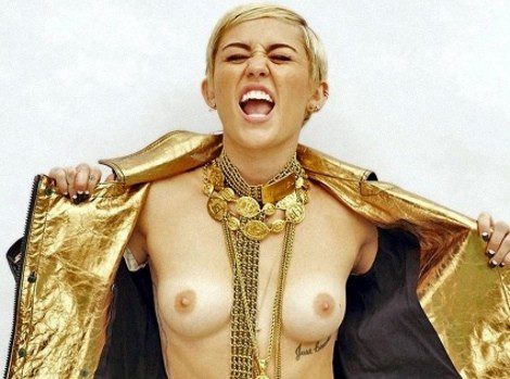 Miley Cyrus en topless