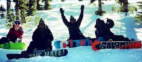 Justin Bieber junto a sus amigos tras una jornada de snowboard / Instagram