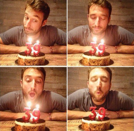 Pedro Castro sopla las velas de su tarta de cumpleaños
