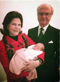 Los Reyes de Suecia con su nieta Leonor Lilian Maria