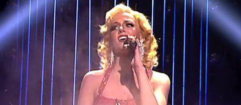 Edurne imitando a Christina Aguilera en la final de 'Tu cara me suena'
