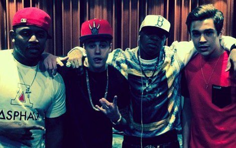 Justin Bieber y Austin Mahone en el estudio de grabación / Foto: Instagram