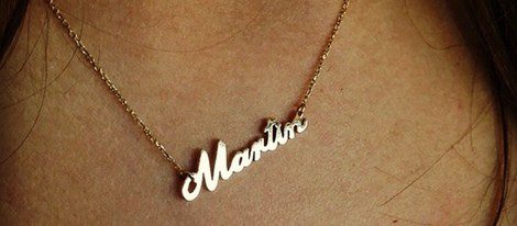 Collar de Sara Carbonero con el nombre de Martín | Foto: Instagram